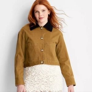 Chic Tan Utility Jacket with Black Collar
